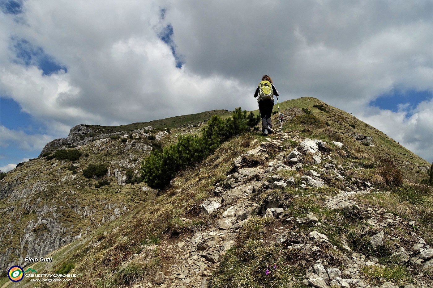 70 In salita a Cima di Piazzo dal sentierino ci cresta.JPG